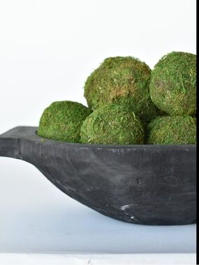 (51) NWT 7pc Decorative Moss Balls